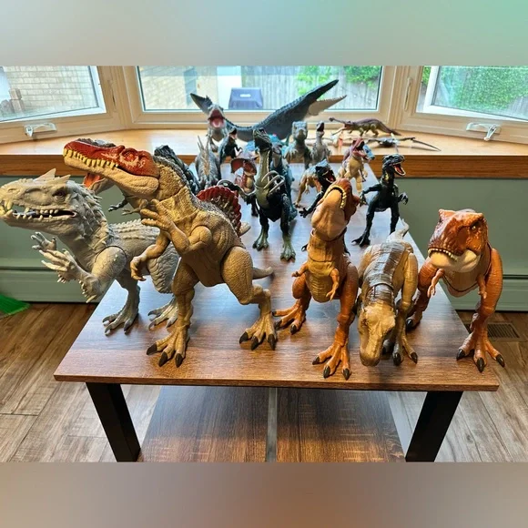 Jurassic World Set Of 33 Dinosaurs - Picture 2 of 13